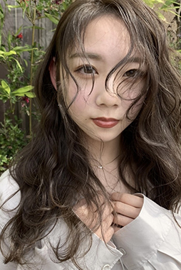 髪へのダメージというヘアカラーのデメリットを「仕方ない」と諦める必要はもうありません。